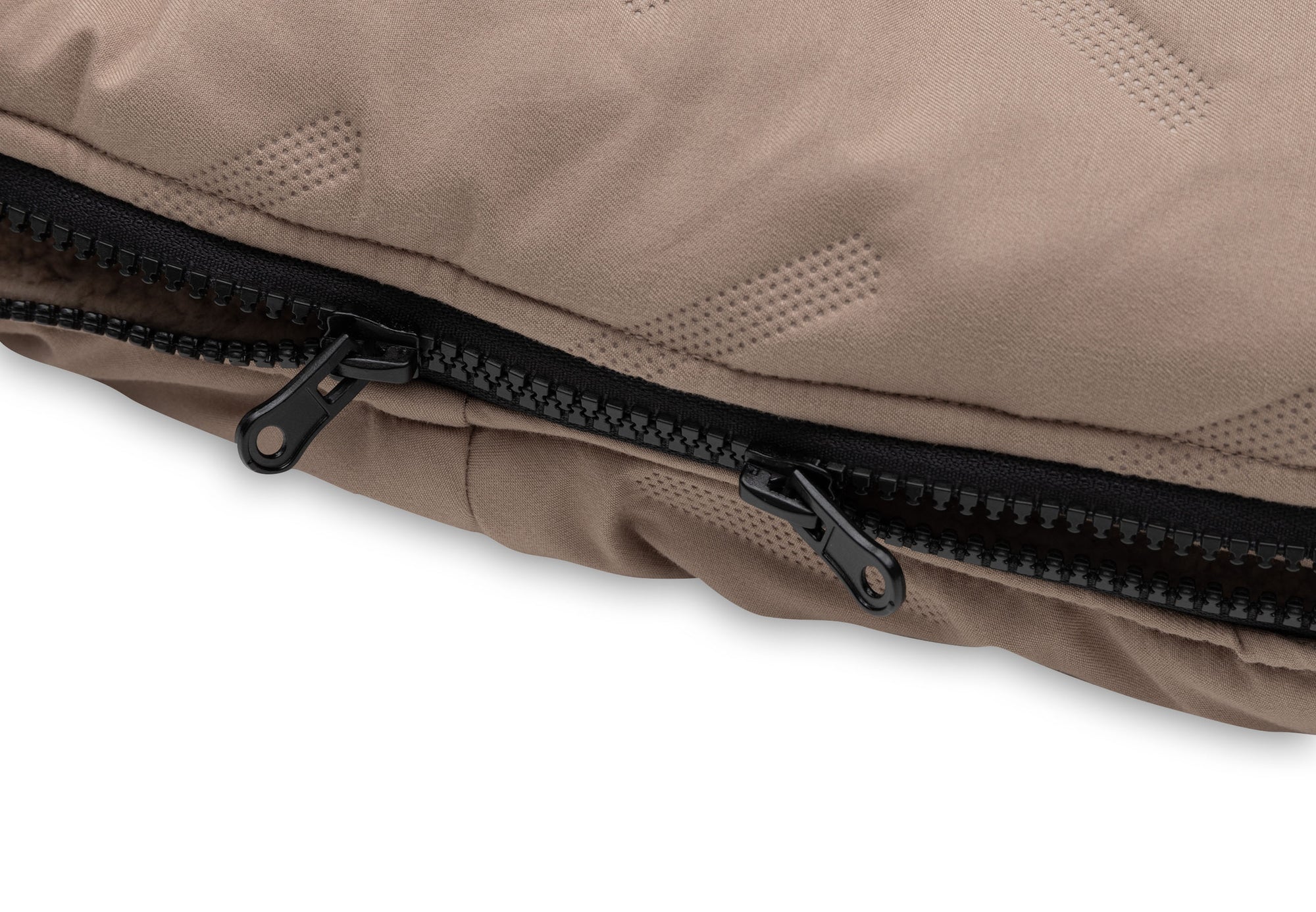 Bílstólapoki Embossed - Milky Coffee - miniplay.is