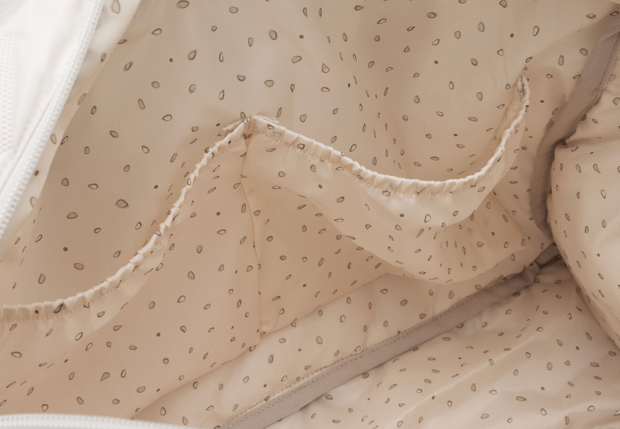 Skiptitaska Embossed Lily - Sand - miniplay.is