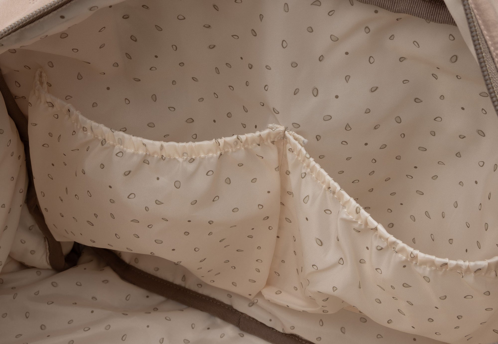 Skiptitaska Embossed Lily - Milky Coffee - miniplay.is