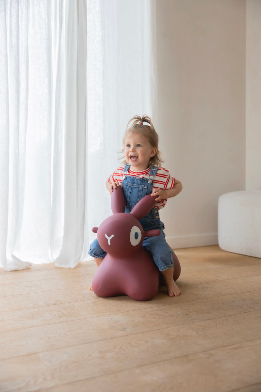 Hoppi Bunny - Burgundy - miniplay.is