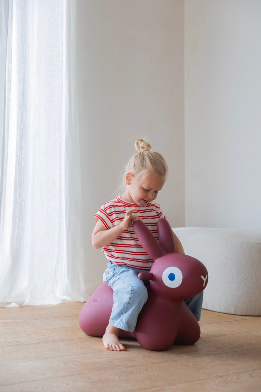 Hoppi Bunny - Burgundy - miniplay.is