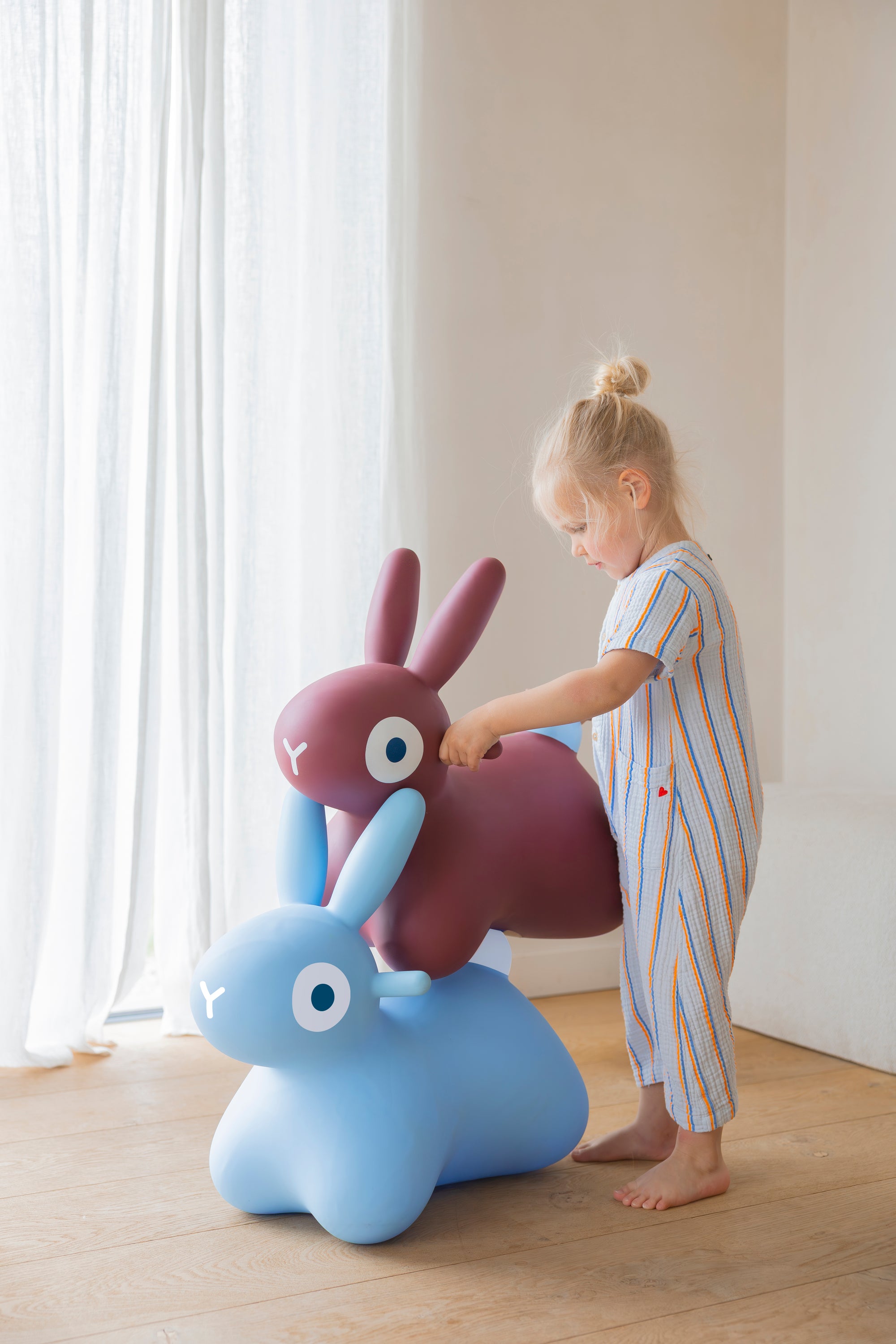 Hoppi Bunny - Burgundy - miniplay.is