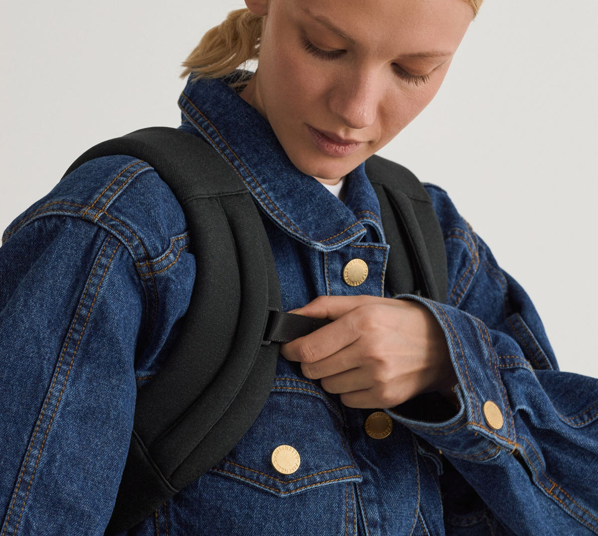 Anex Whiz-hug baby carrier in Lownight