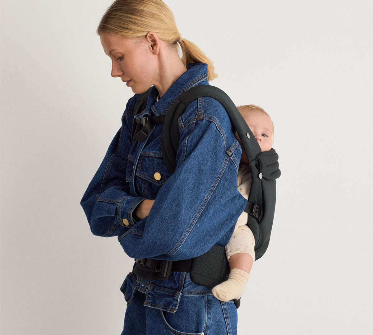 Anex Whiz-hug baby carrier in Lownight