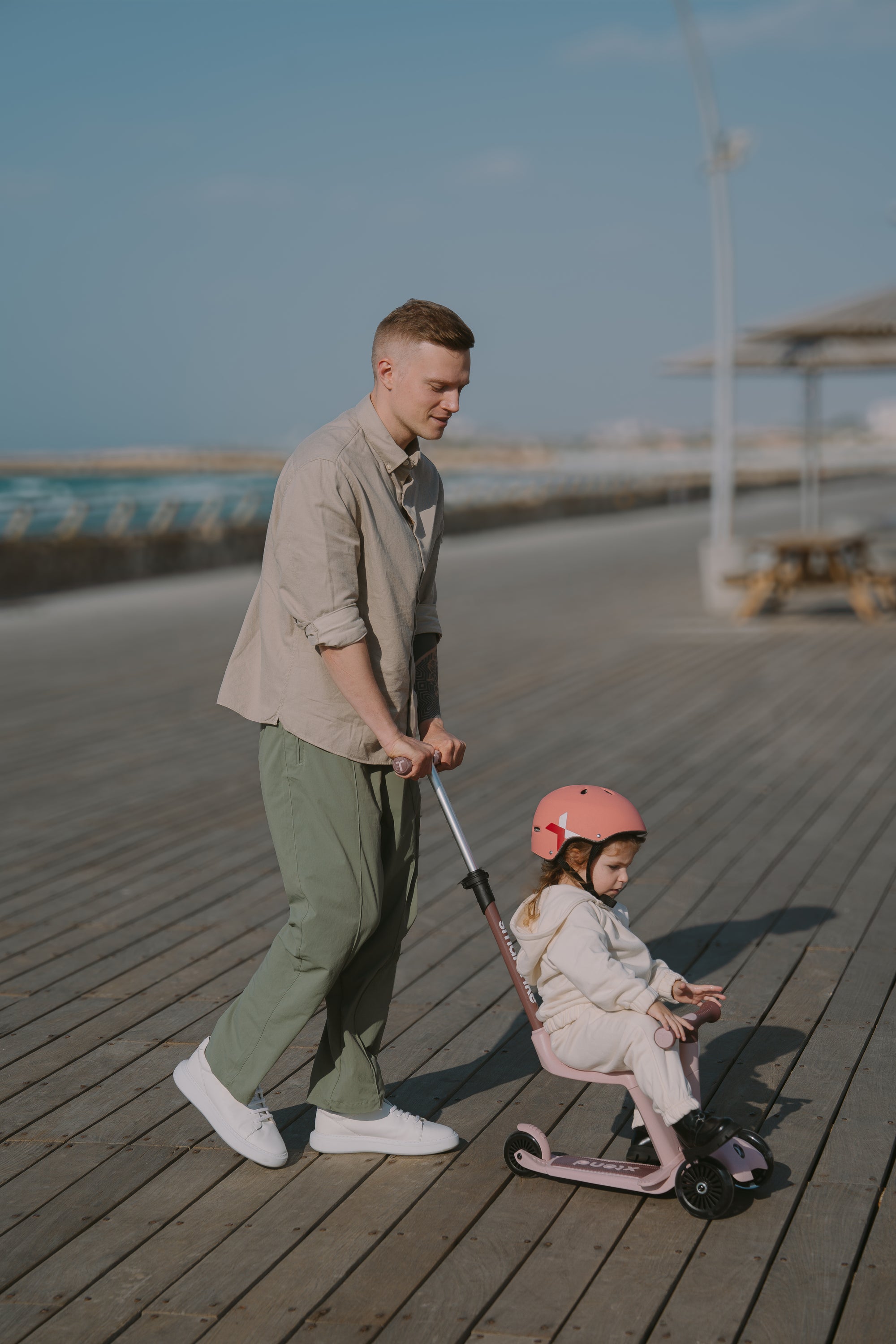 Hjálmur - Pink Salmon - miniplay.is