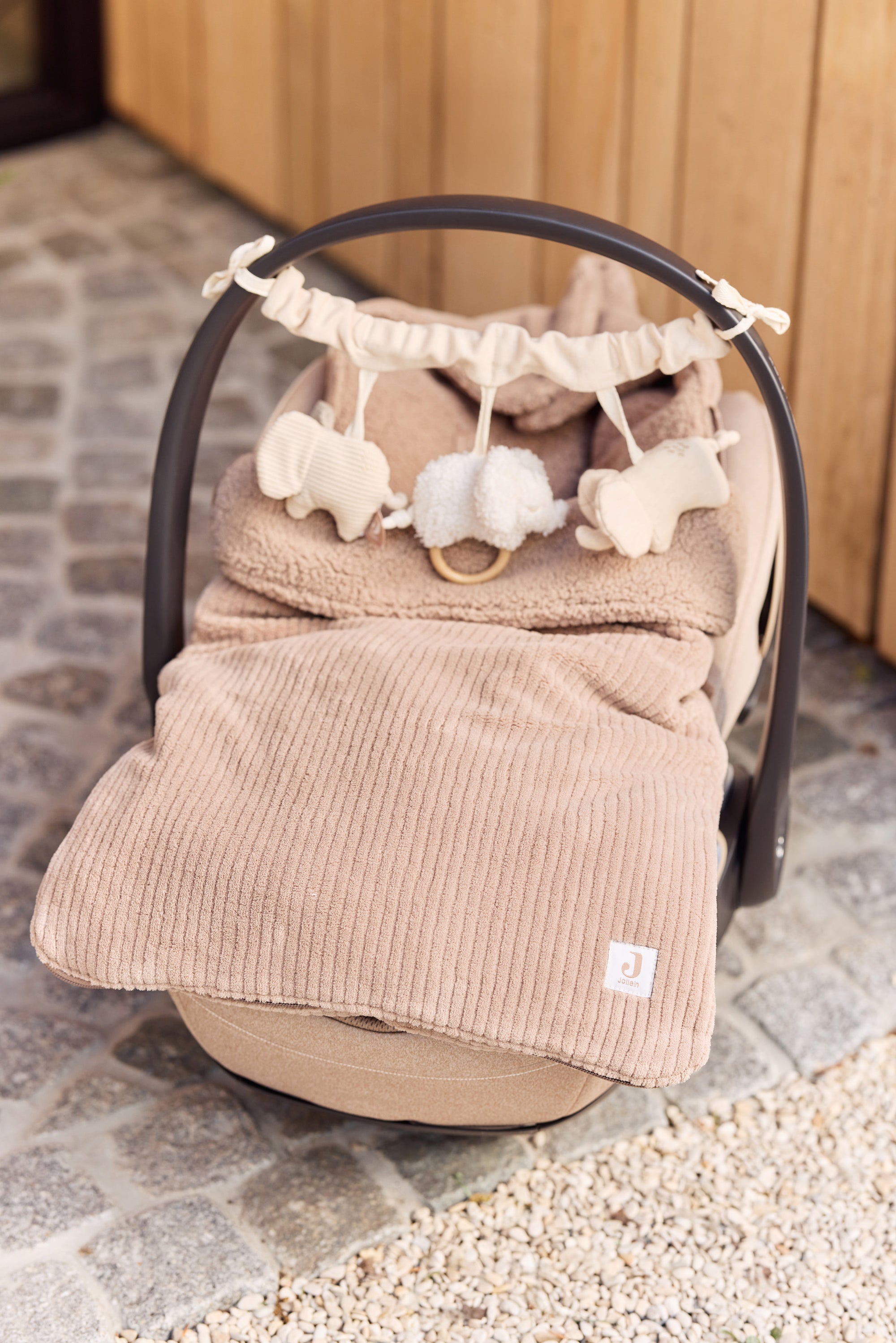 Bílstólapoki Cloudy Rib -  Milky Coffee - miniplay.is