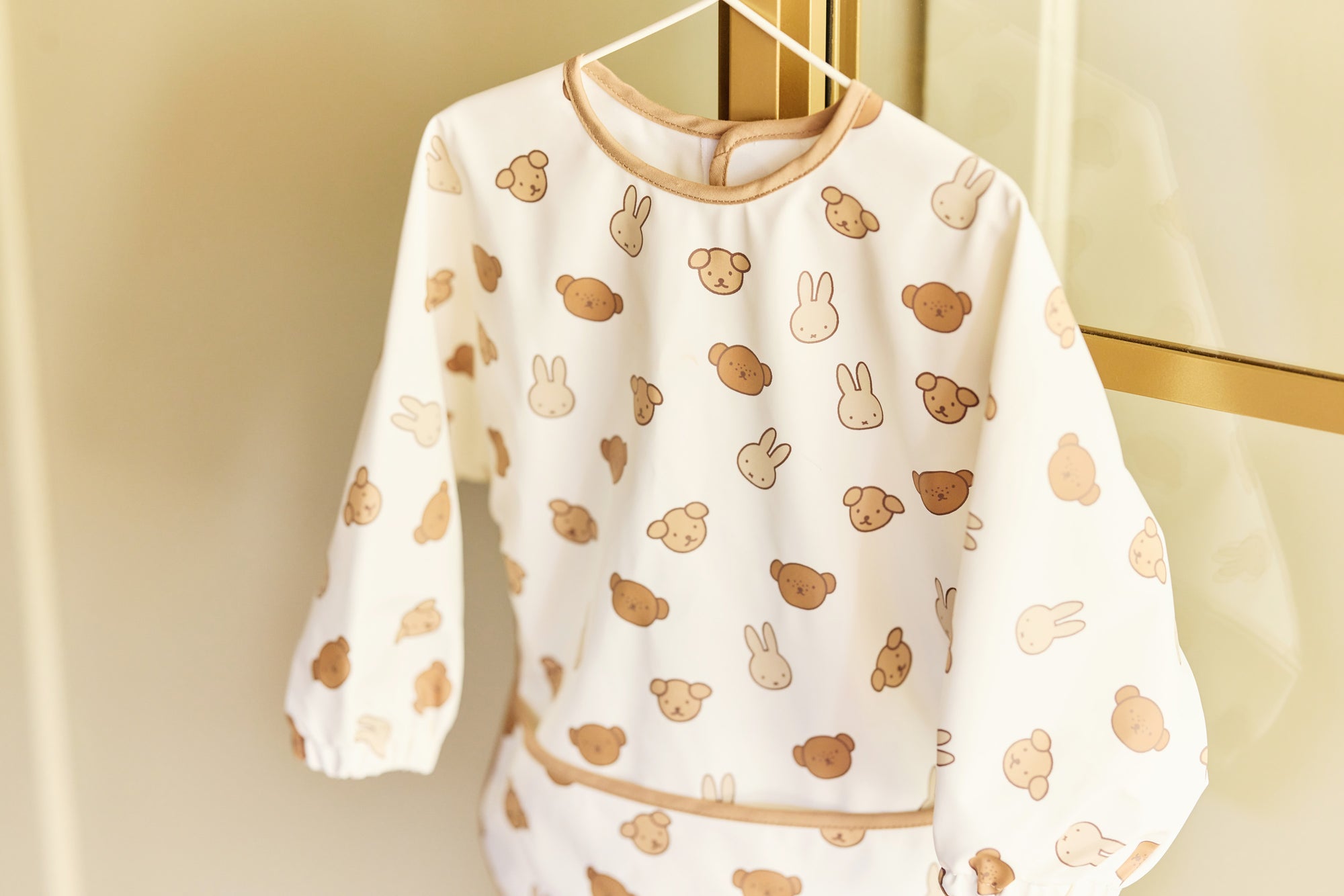 Smekkur með ermum - Miffy and Friends - miniplay.is