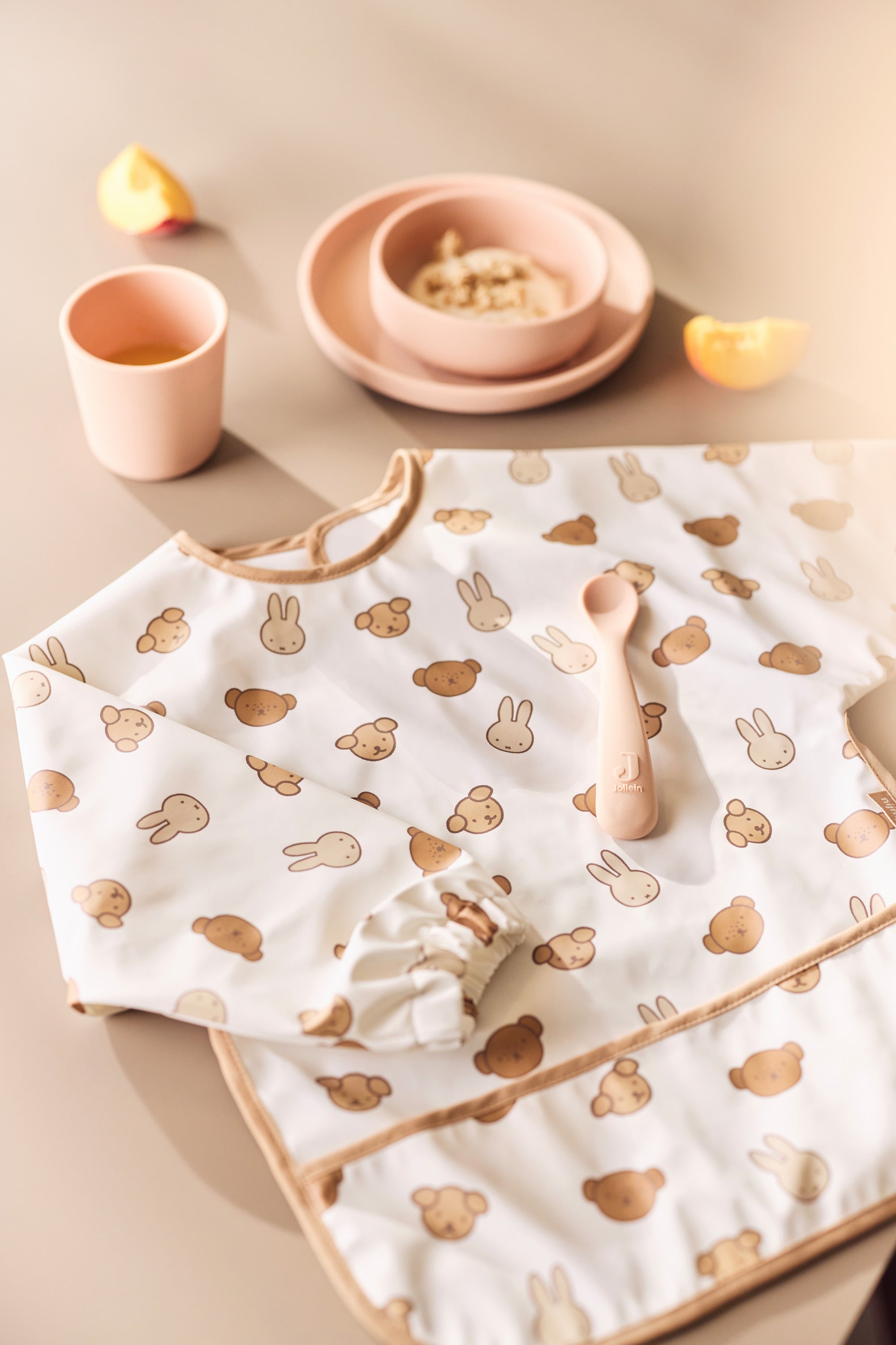 Smekkur með ermum - Miffy and Friends - miniplay.is