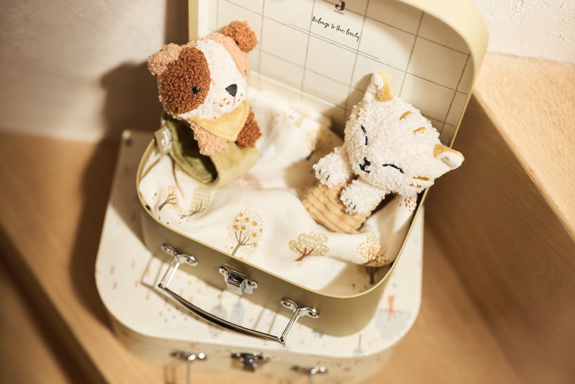 Hringla - Charlie - miniplay.is