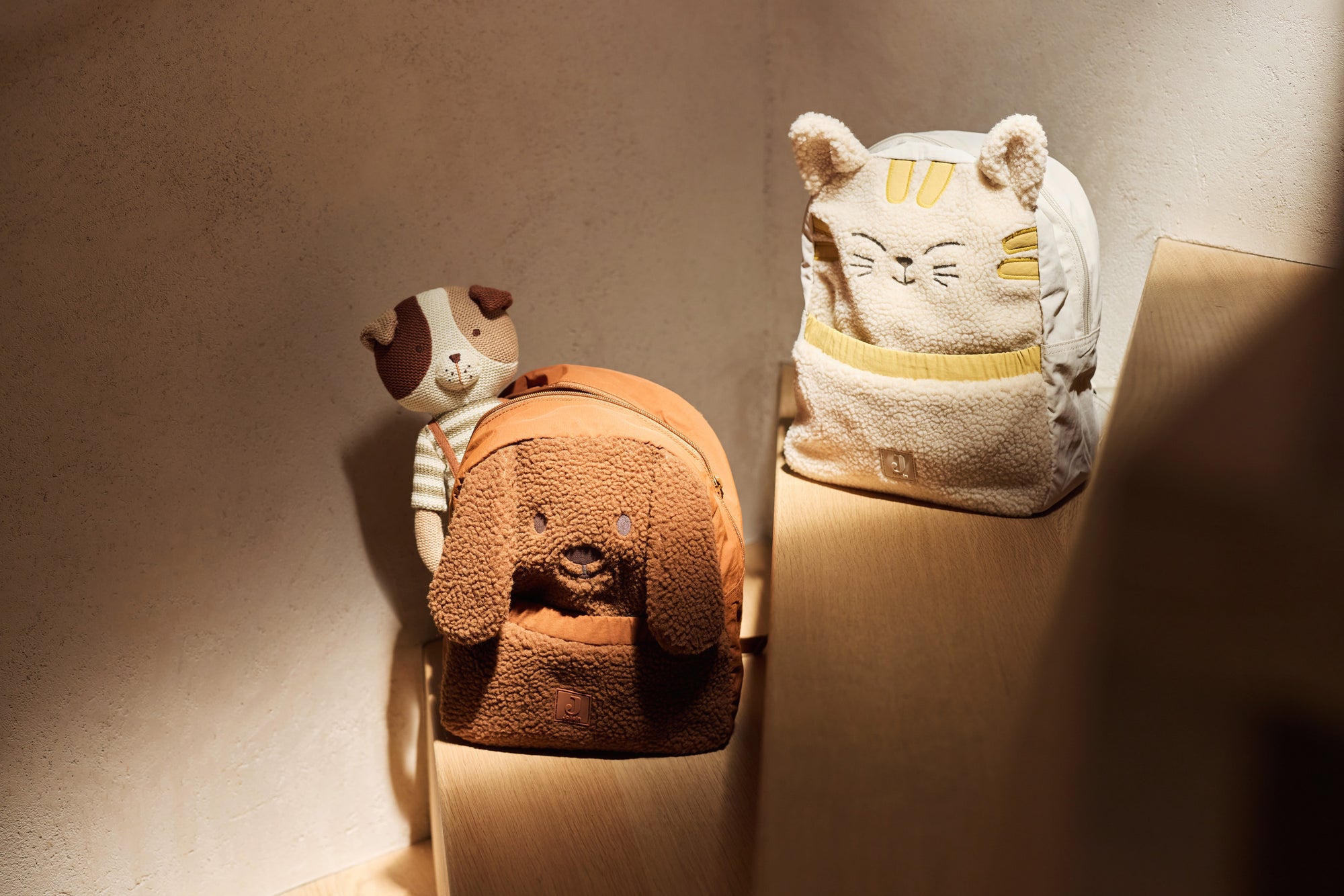 Bakpoki barna - Charlie - miniplay.is