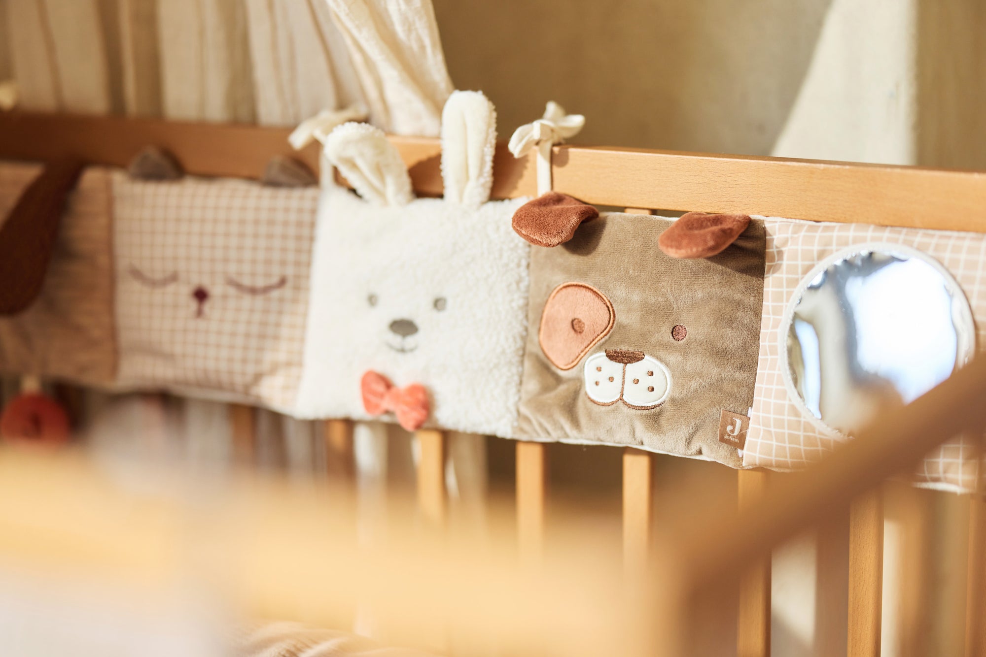 Leikfanga mjúkbók fyrir rimlarúm - Animal Friends - miniplay.is