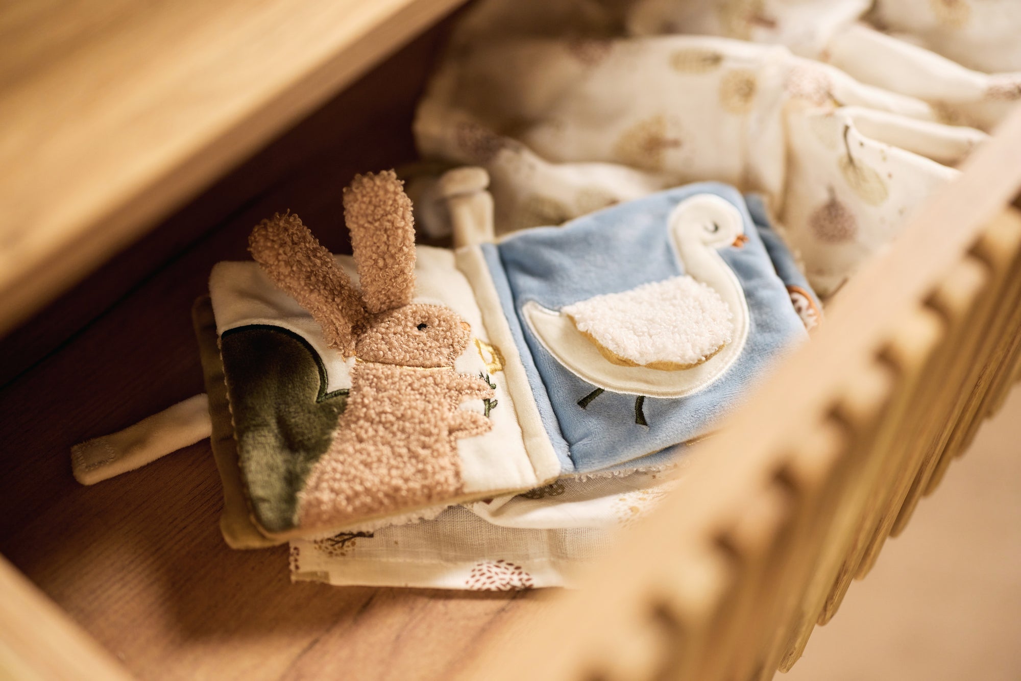 Leikfanga mjúkbók - Tiny Park - miniplay.is