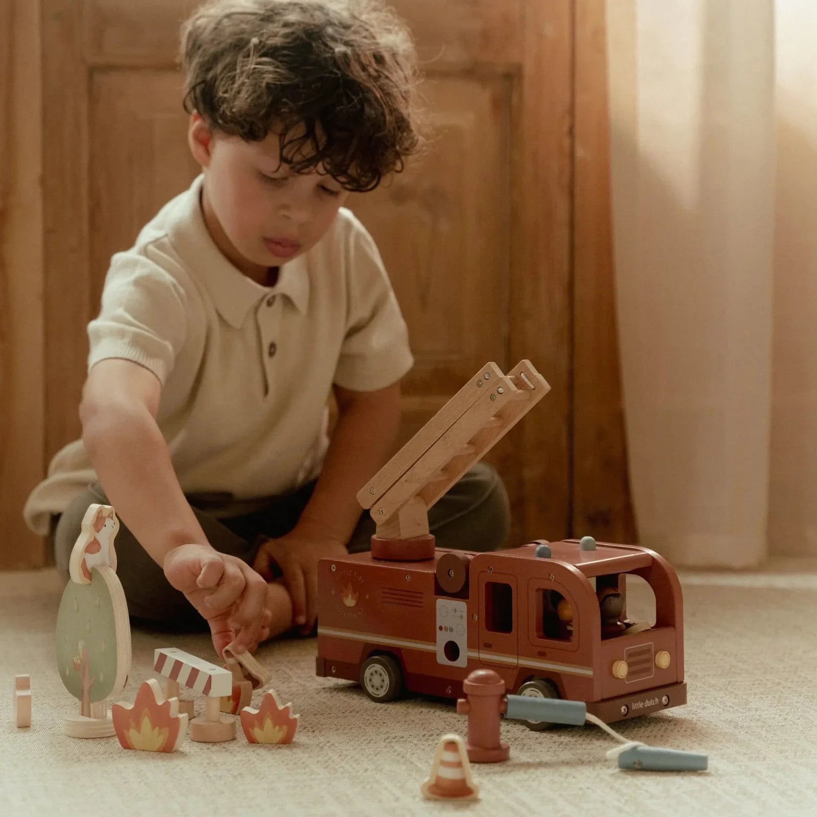 Slökkviliðsbíll - viðar - miniplay.is