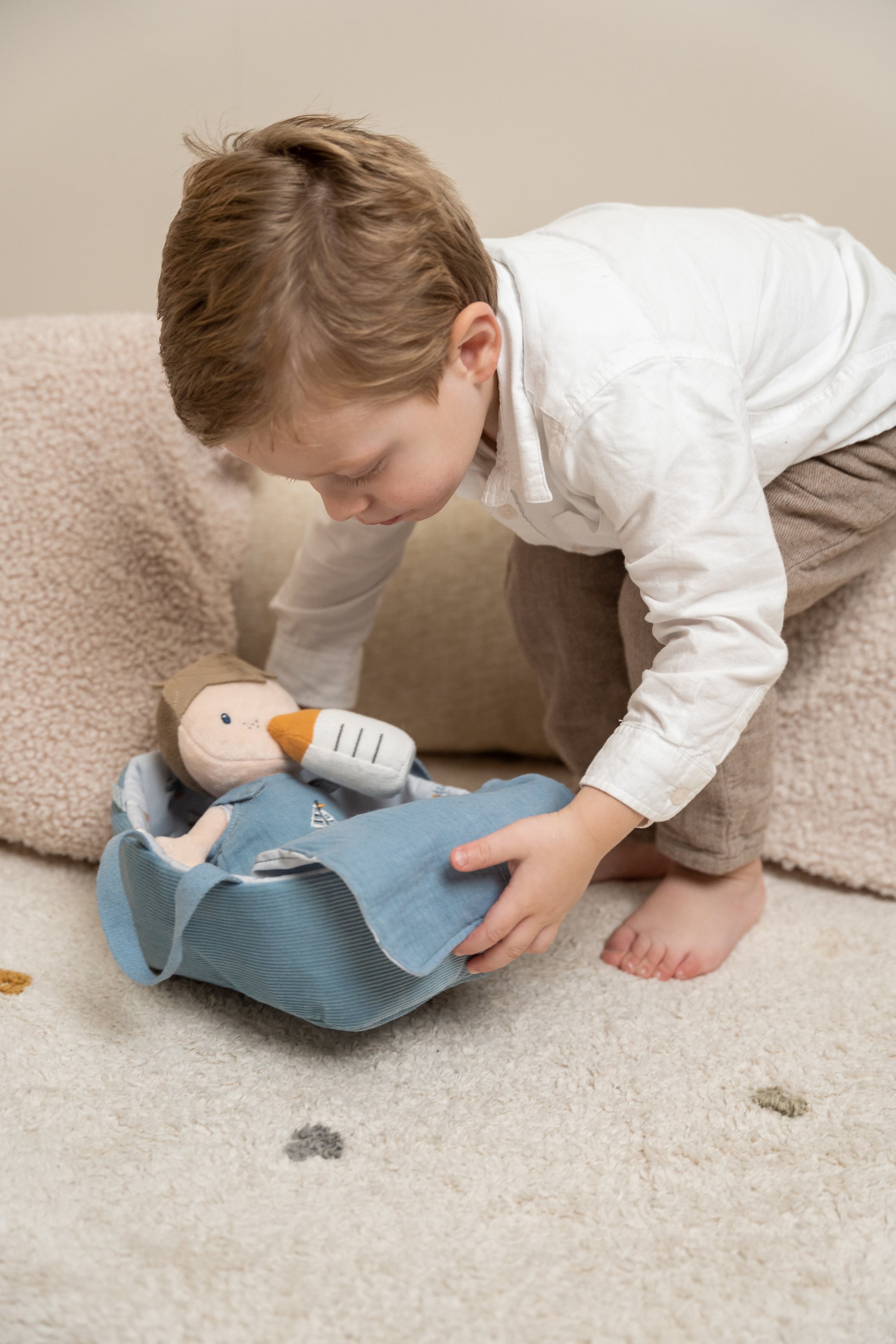 Jim í burðarrúmi - miniplay.is