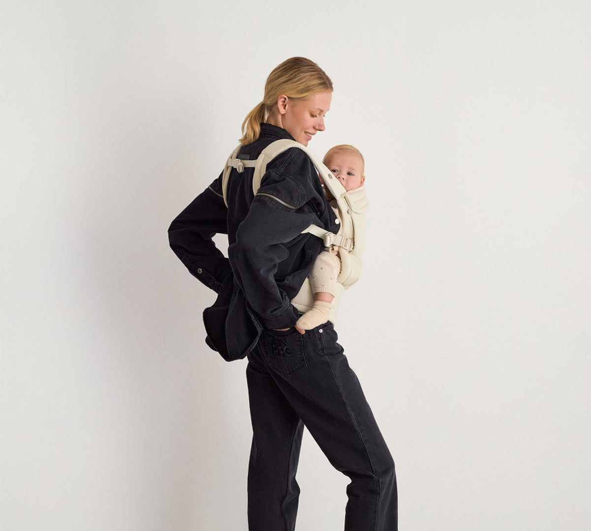 Anex Whiz-hug baby carrier in Cloud