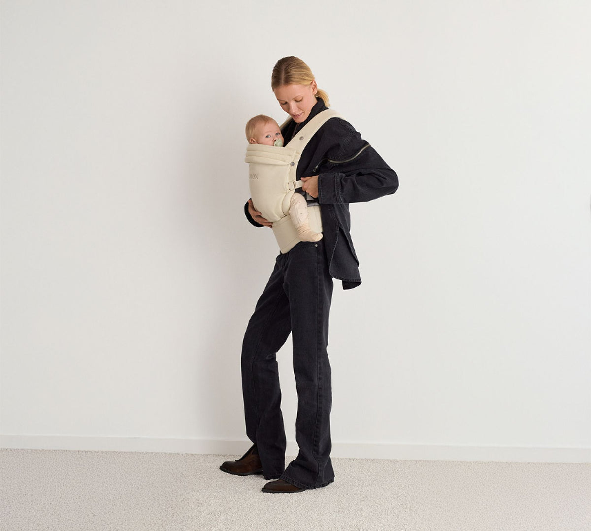 Anex Whiz-hug baby carrier in Cloud