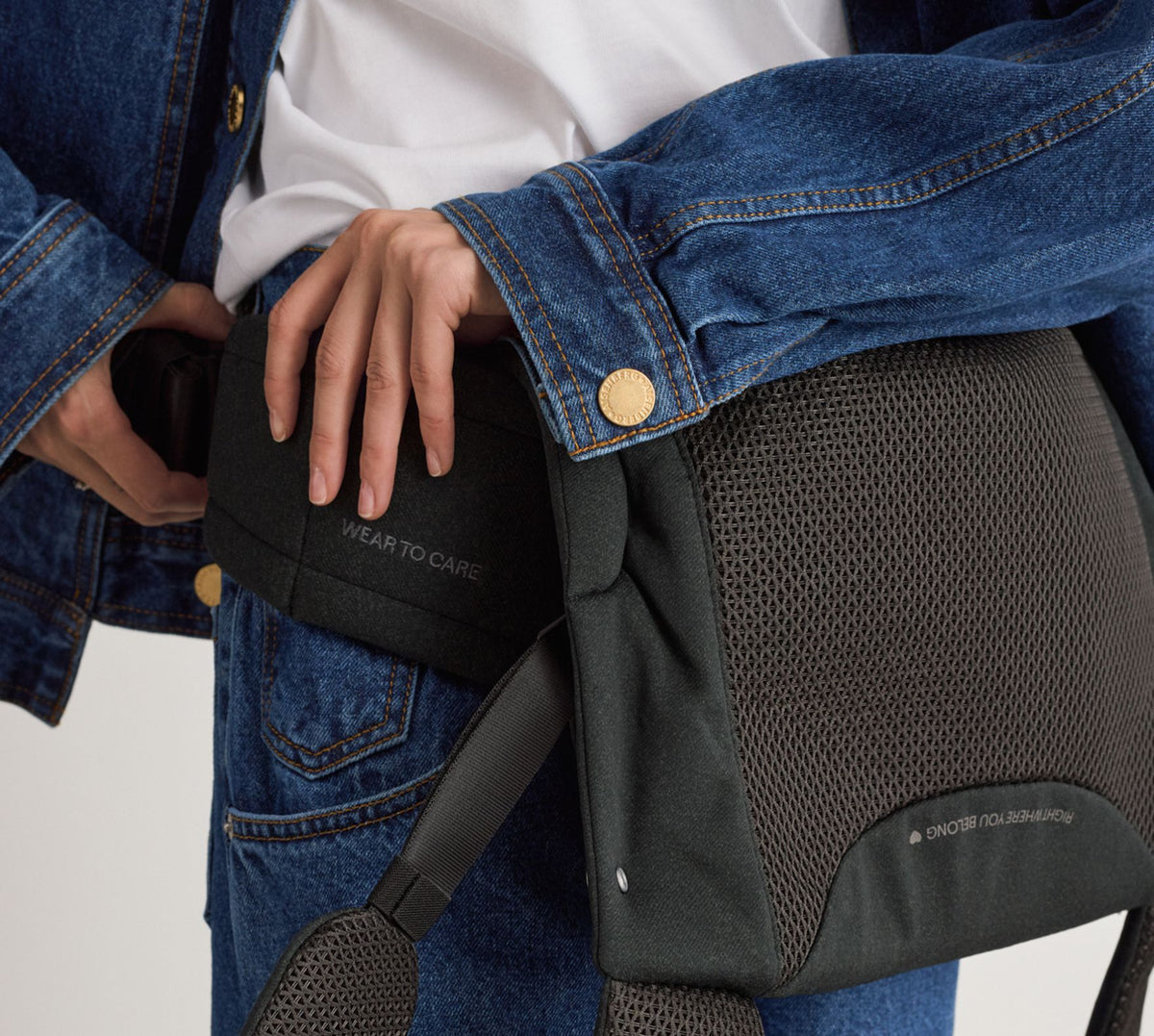 Anex Whiz-hug baby carrier in Lownight
