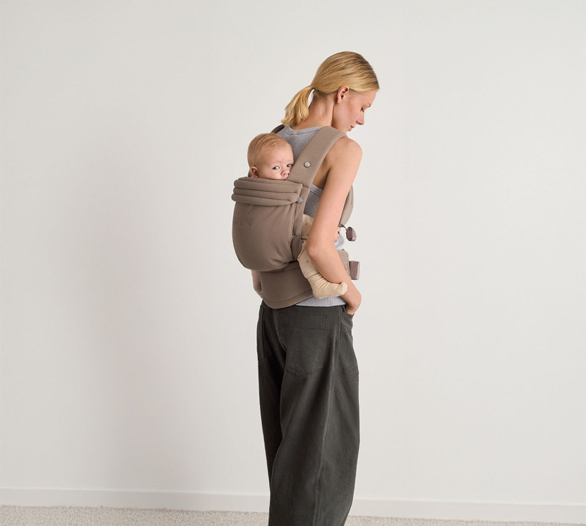 Anex Whiz-hug baby carrier in Mokki