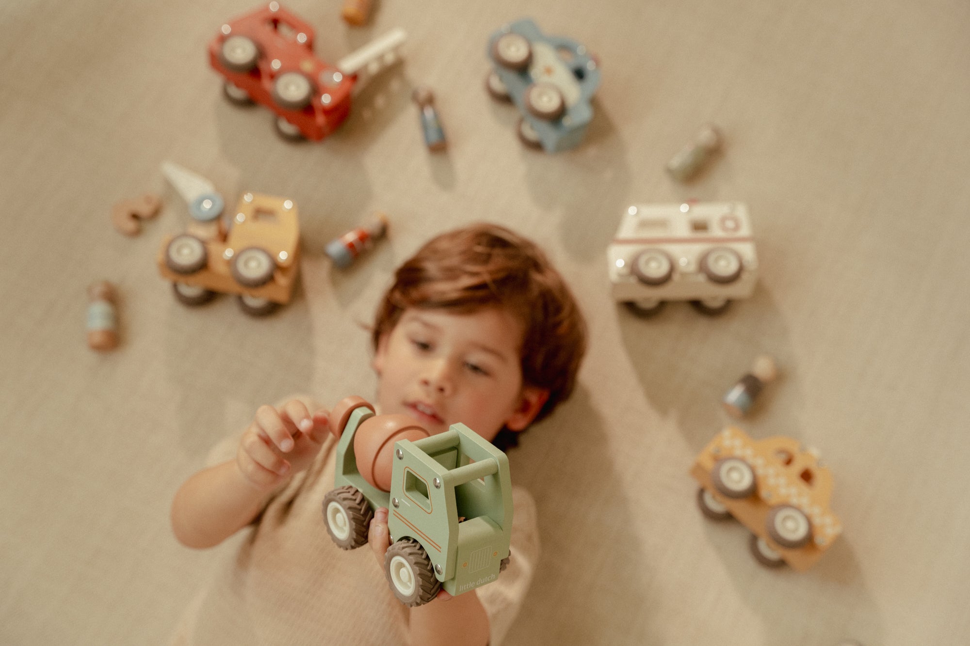 Lítill steypubíll + karl - miniplay.is