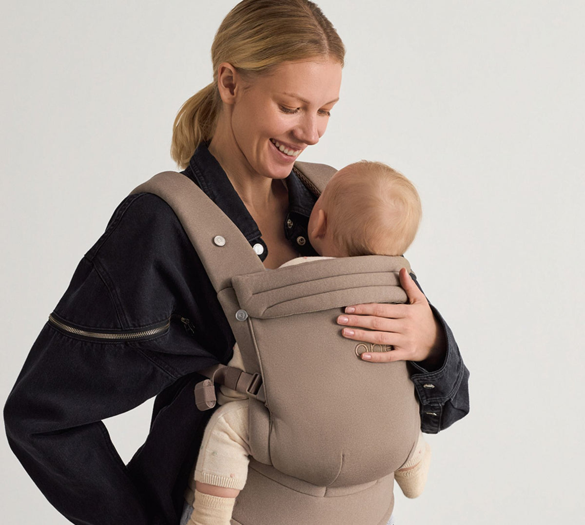 Anex Whiz-hug baby carrier in Mokki