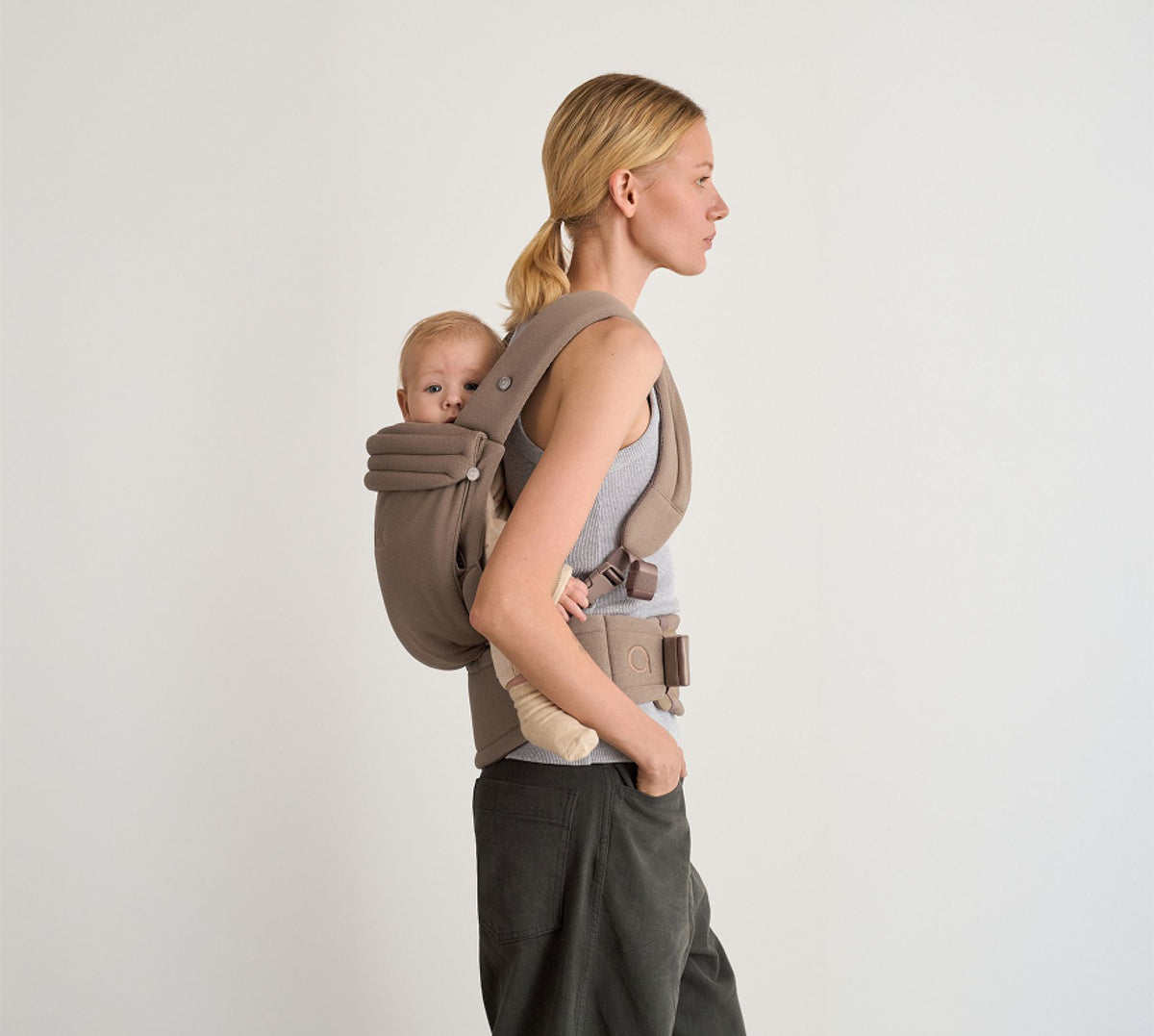 Anex Whiz-hug baby carrier in Mokki