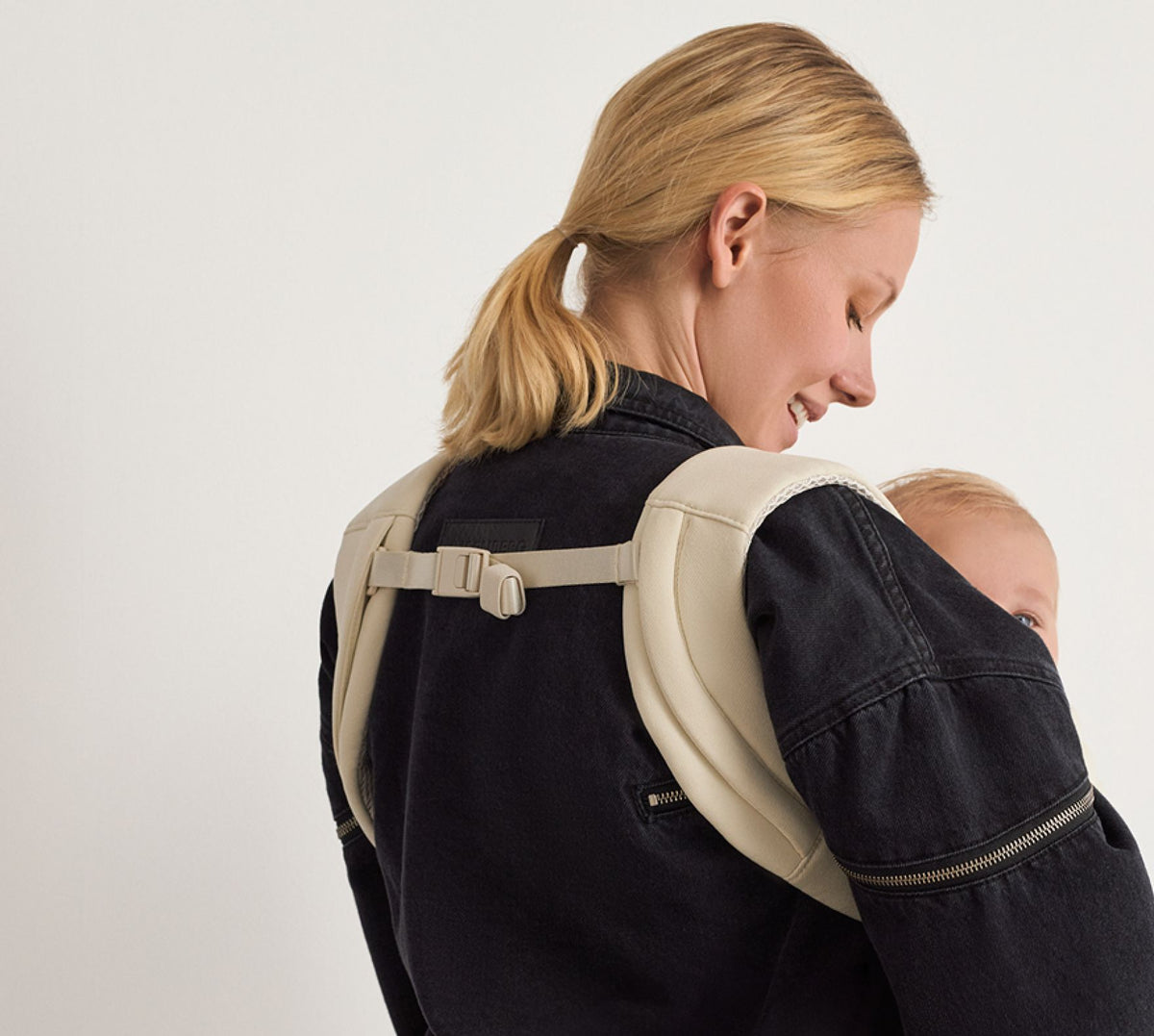 Anex Whiz-hug baby carrier in Cloud