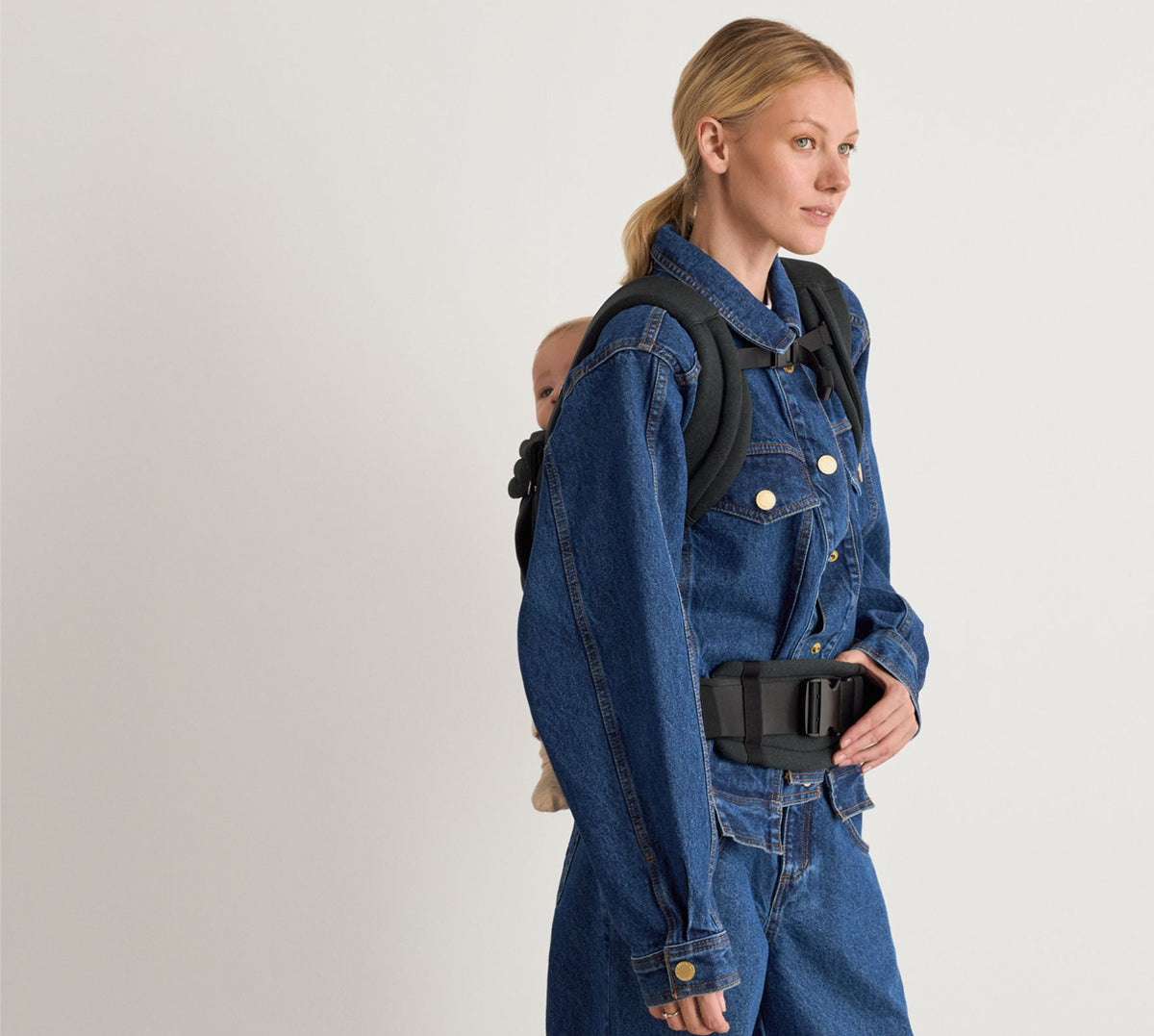 Anex Whiz-hug baby carrier in Lownight