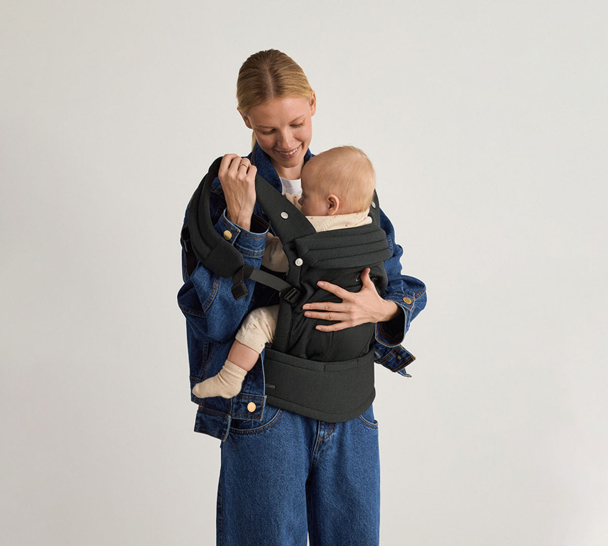 Anex Whiz-hug baby carrier in Lownight